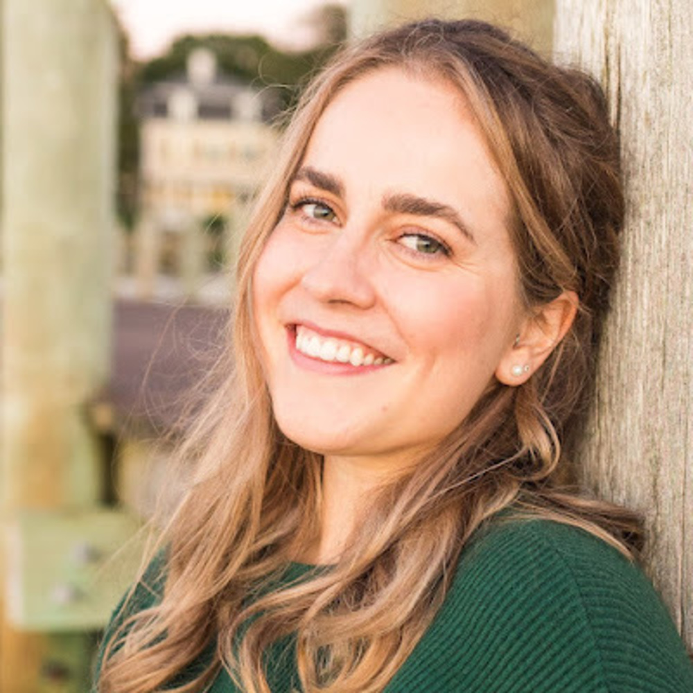 Meet your Posher, Elise